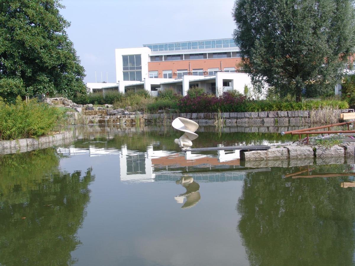 Seminarhotel In Der Manfred-Sauer-Stiftung Lobbach Ngoại thất bức ảnh