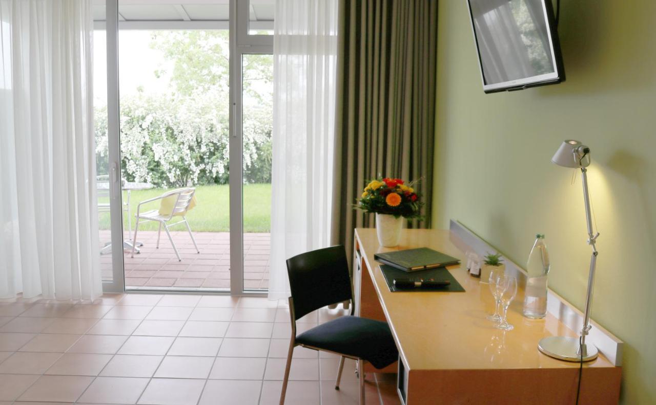 Seminarhotel In Der Manfred-Sauer-Stiftung Lobbach Ngoại thất bức ảnh